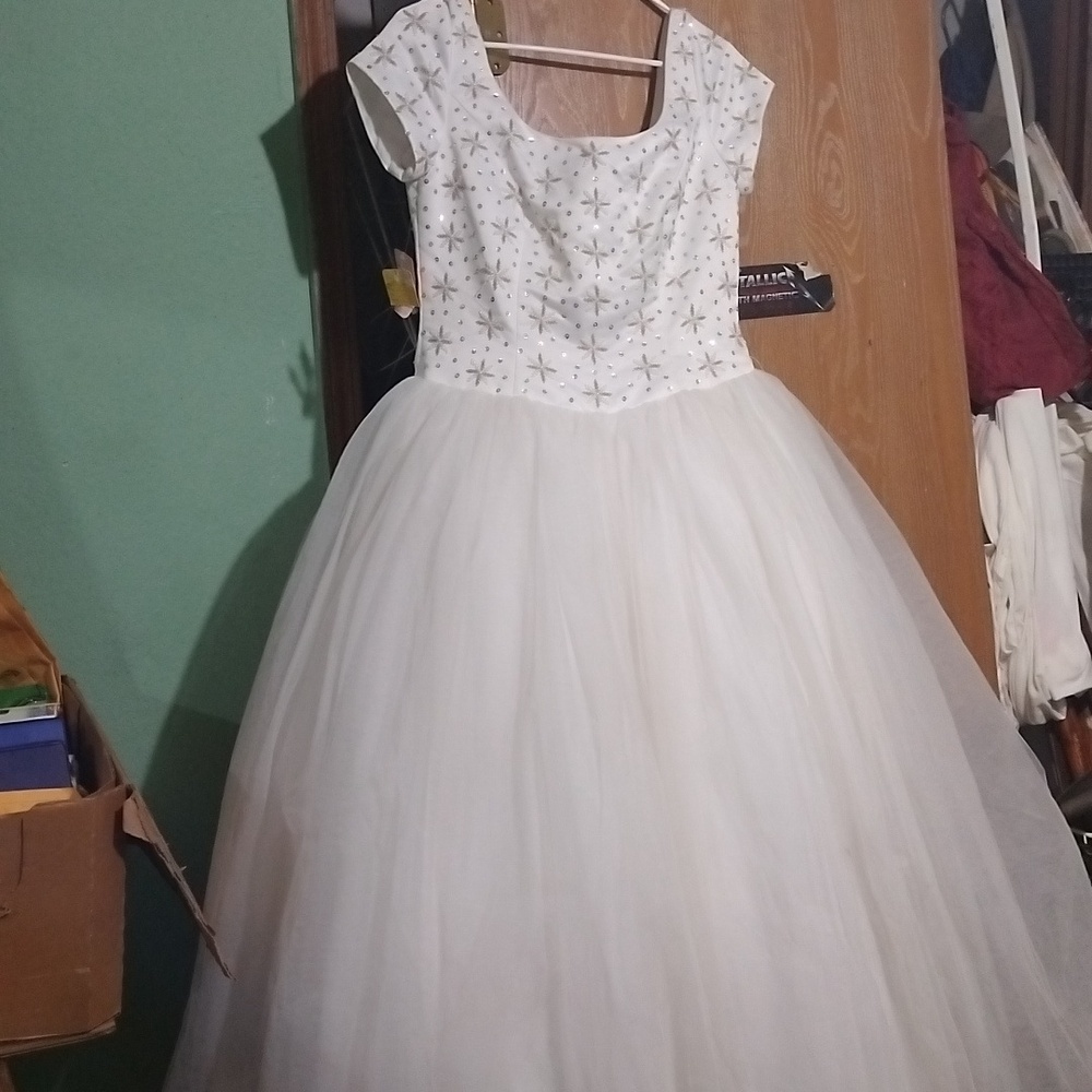 Cinderella type wedding dress